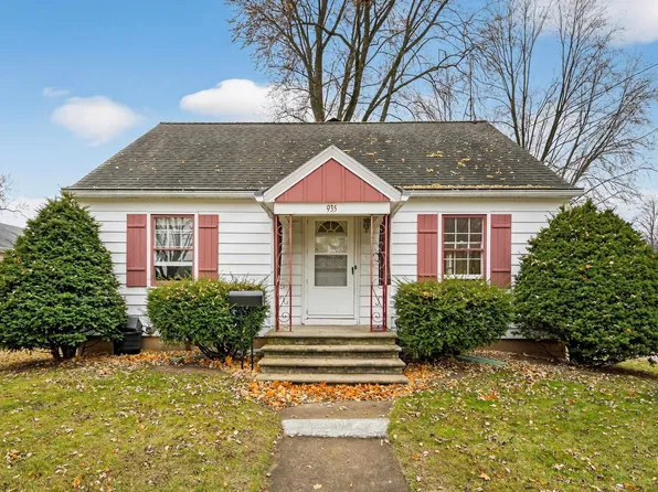 935 Roscoe St, Green Bay, WI 54304