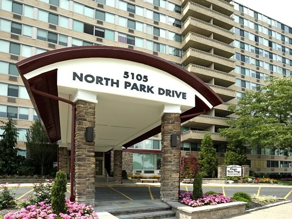 Cooper River Plaza Apartments