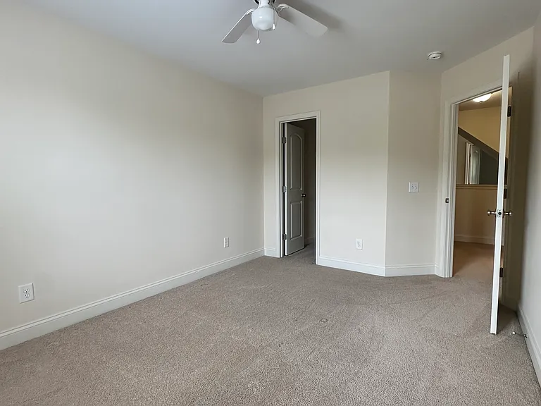 4612 Cottendale Dr — Photo 32
