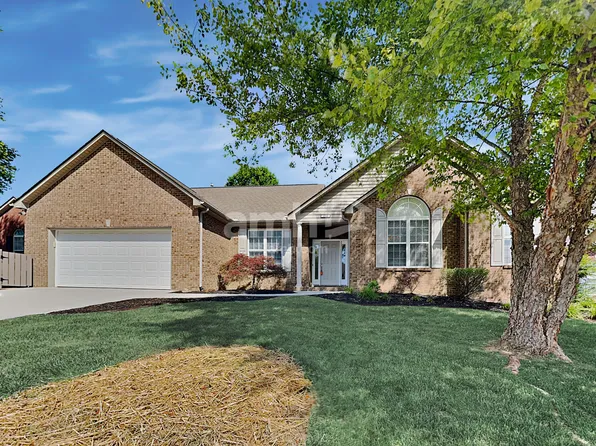 1520 Paxton Dr, Knoxville, TN 37918