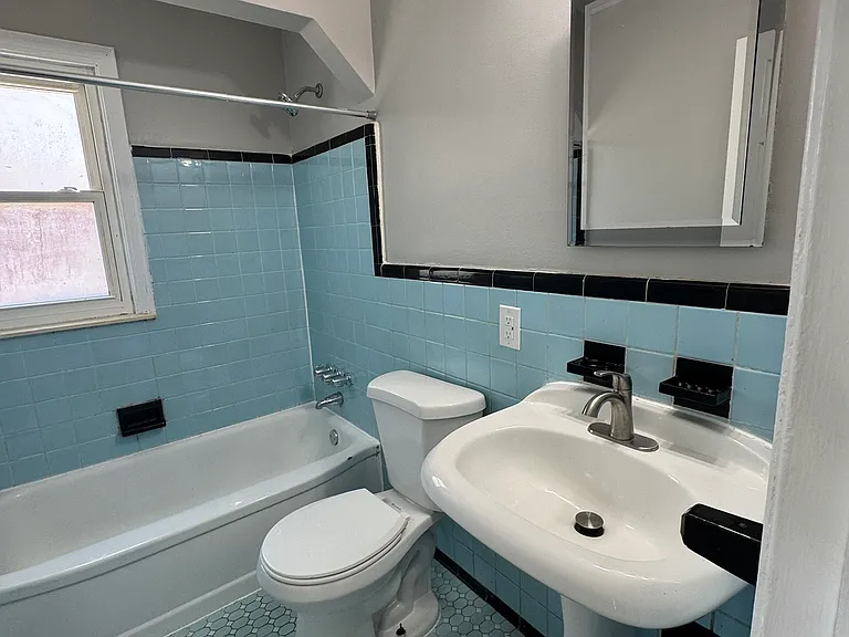 12835 Plum St — Photo 8