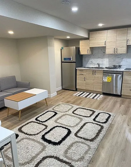 37 Crystal Dr #BASEMENT — Photo 4