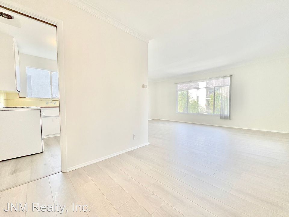 1st image of 3954 W 5th St #15