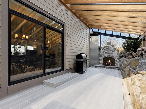 4th image of 50778 Ledgestone Pl #50
