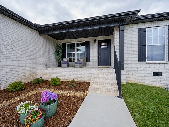 5th image of 306 Rose Ln