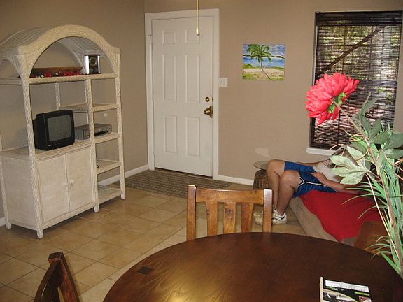 5th image of 3124 Evans Ave