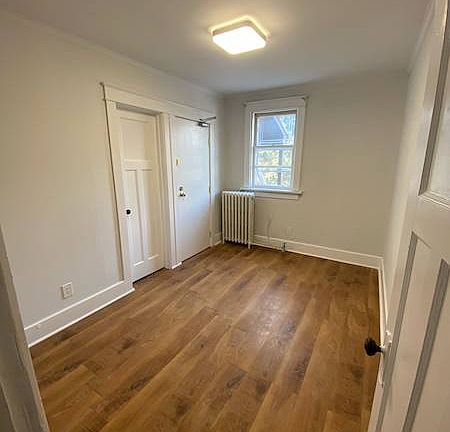 2nd image of 432 Queen St S #D