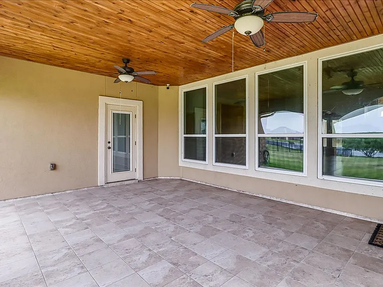 6241 Lago Vista Dr — Photo 21