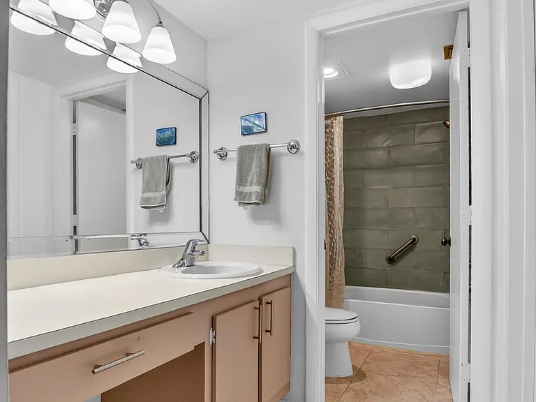 265 SE 10th St #11C — Photo 23
