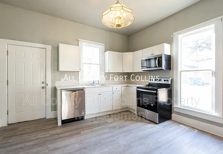 417 E Mulberry St — Photo 7