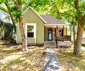 305 7th Street, Monett, MO, 65708