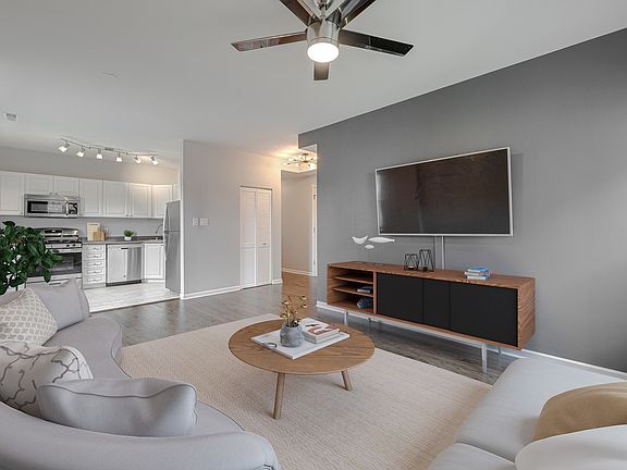 4th image of 4849 N Ravenswood Ave APT 2N