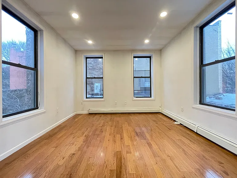 739 Franklin Ave #2 — Photo 12