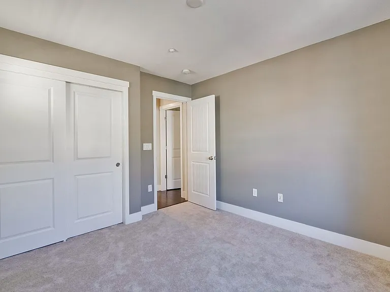 156 Linfield Dr — Photo 24