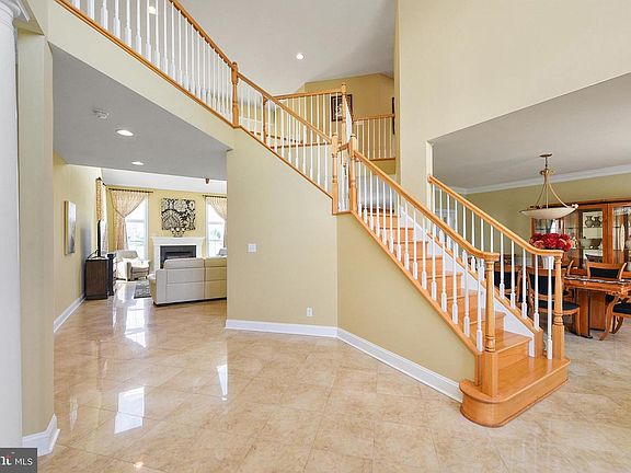 4th image of 116 Saint Augustine Ct