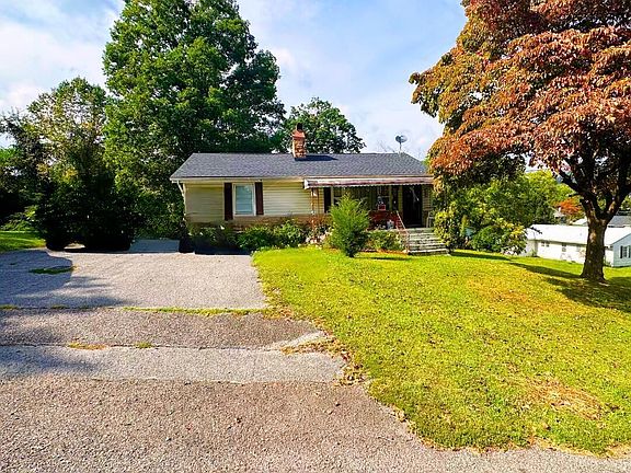 2nd image of 606 W Hemlock St