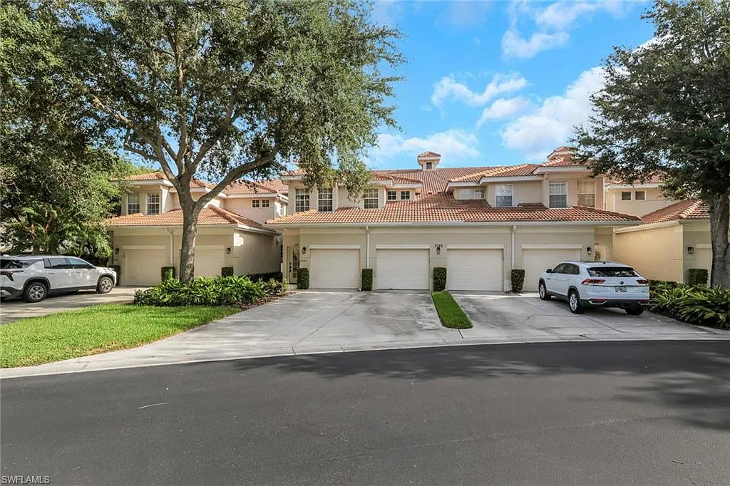 3048 Horizon Ln — Photo 2
