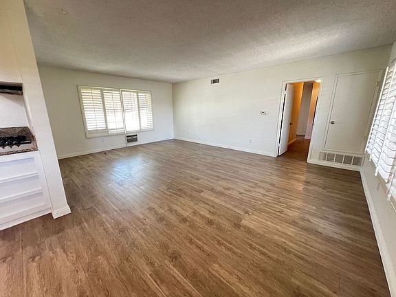 4th image of 12411 Breezewood Dr