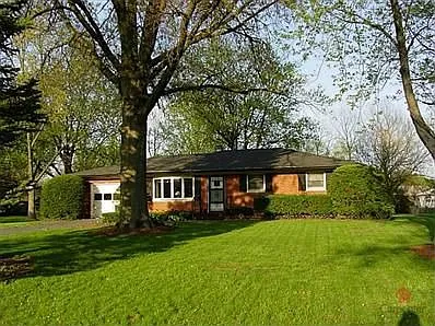 4821 Oaknoll Dr photo 1