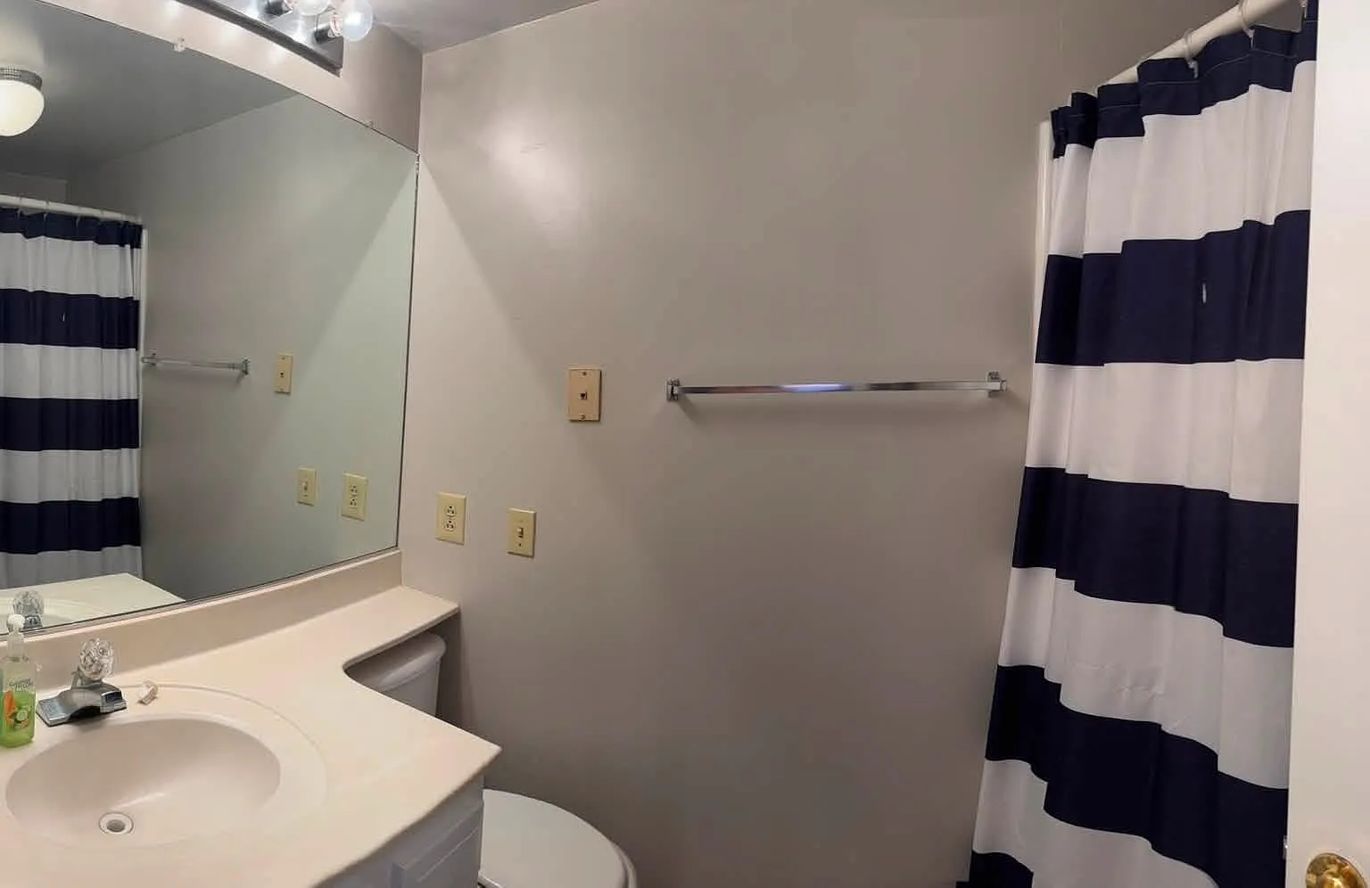 3 bed, 1159 sqft, $1,700 — Photo 3