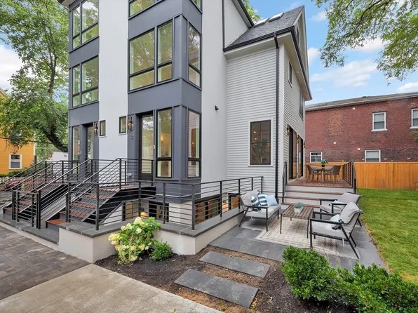 16 Regent St, Cambridge, MA 02140