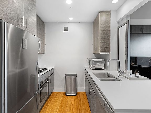 3rd image of W 16th St Unit 5B