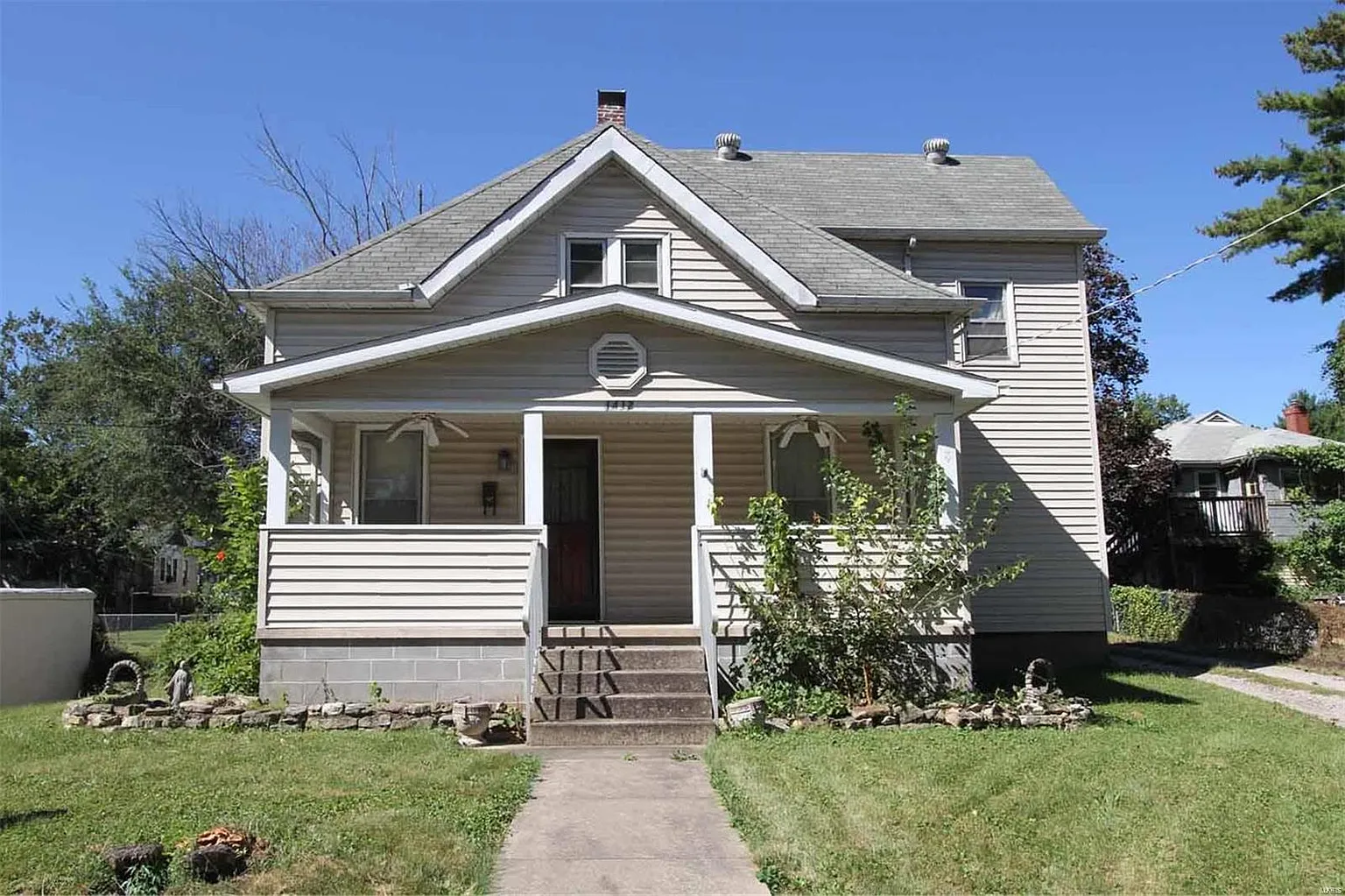 1412 Willard Ave photo 1