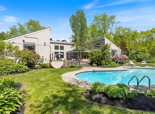 61 Woodville Rd, Falmouth, ME 04105