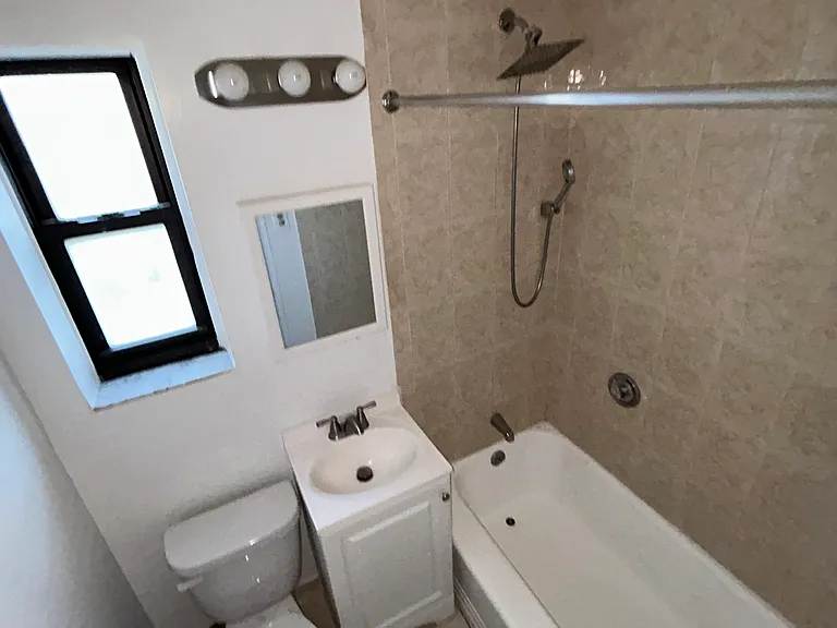6245 Broadway #3C — Photo 5
