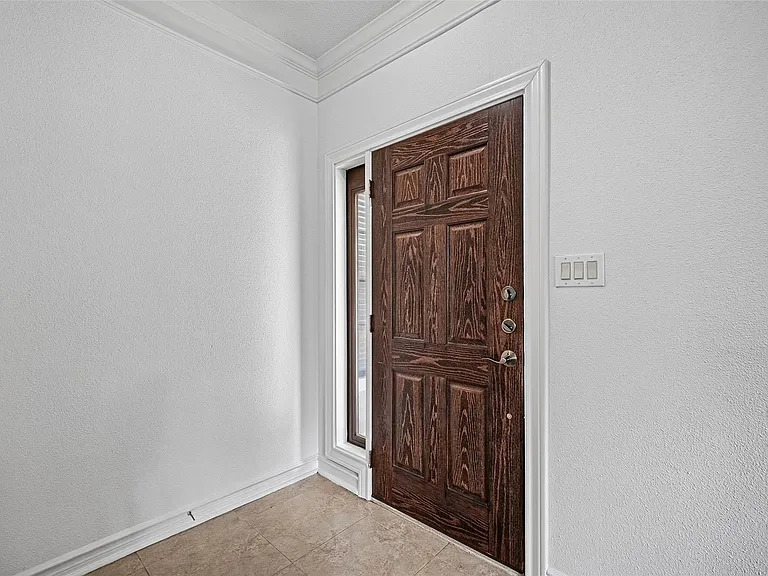 2700 Revere St #112 — Photo 8