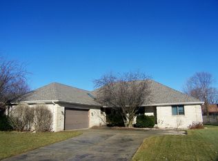 1303 Cedar Crest Dr, Munster, IN 46321
