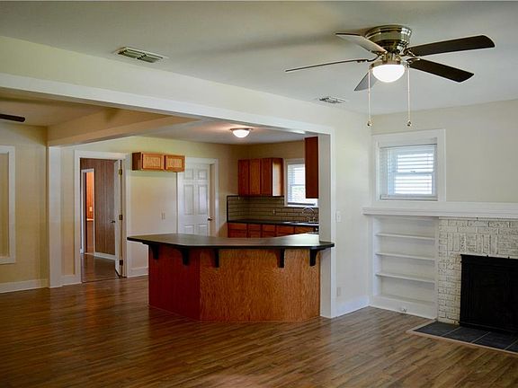 4th image of 212 Depot St