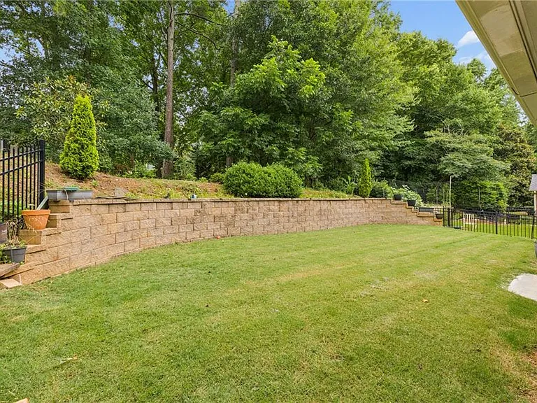 5011 Morriscastle Dr — Photo 38