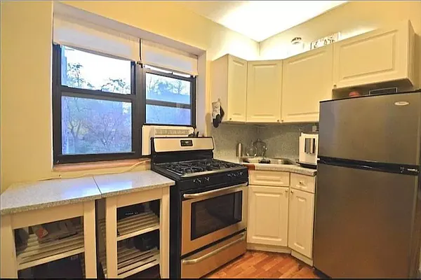 Rented by Gotham City Realty Group | media 9