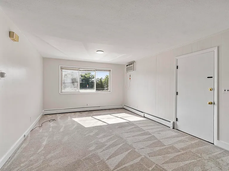 2-44 Dana St — Photo 5