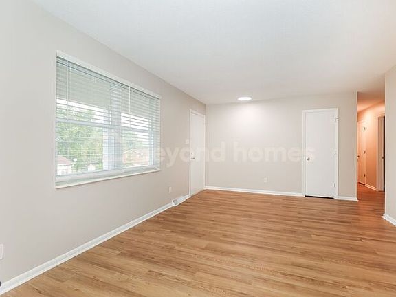 3rd image of 7528 Temple Acres Dr