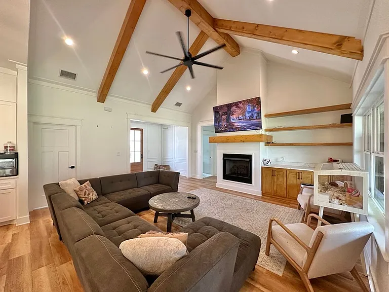 15849 Avery Ln — Photo 5