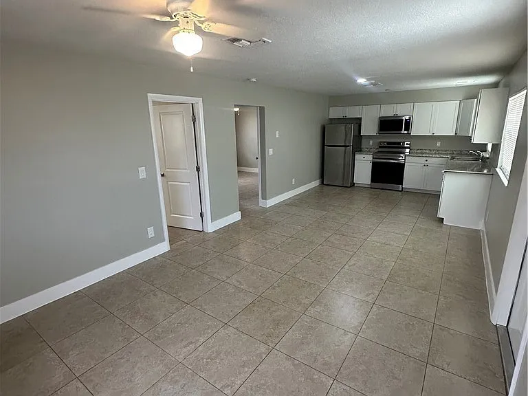 16920 Carmen Ave — Photo 3