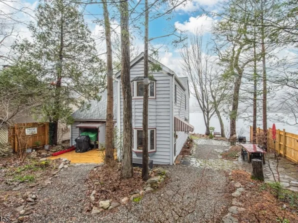 239 E Shore Lake Owassa Rd, Frankford Twp., NJ 07860