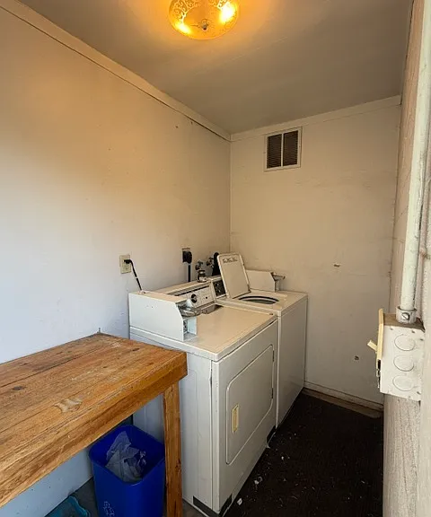Belmont Apartments — Photo 8