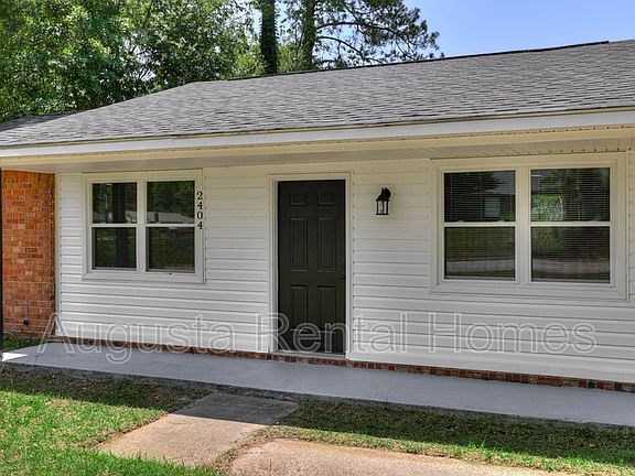 5th image of 2404 Southdale Dr