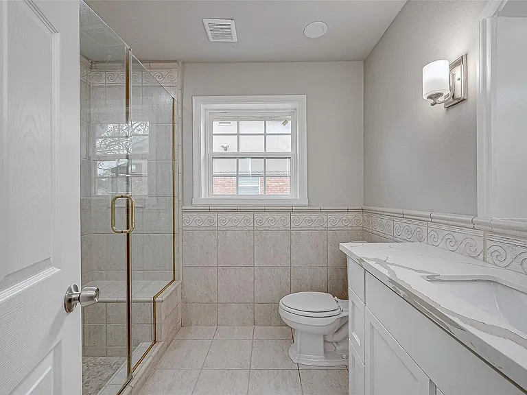 5622 Valkeith Dr — Photo 26