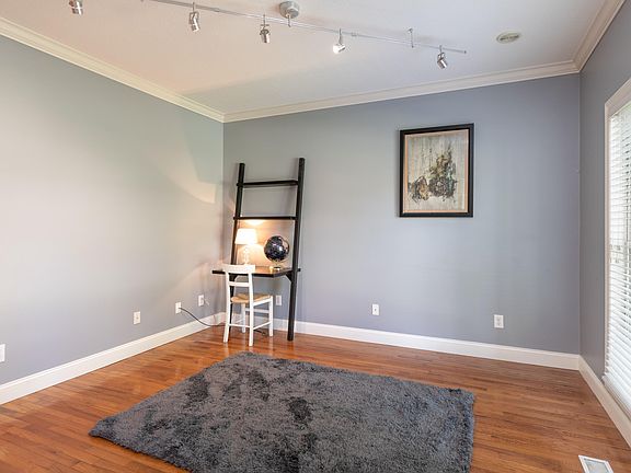 4th image of 1314 Berkley Hills Ln