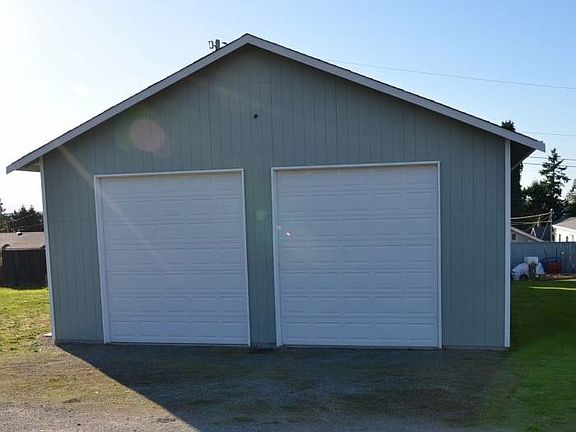 3rd image of 867 4th St