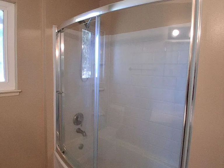 5780 N. 8th St. Duplex — Photo 15