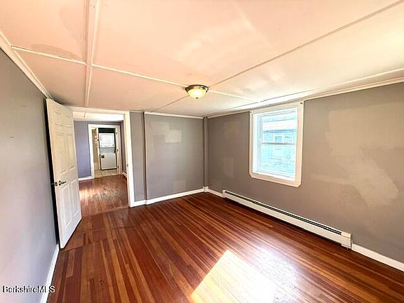 3rd image of 660 Main St
