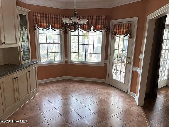 4th image of 229 Post Oak Lane