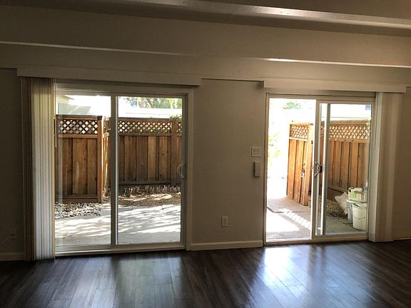 2nd image of 52 E 41st Pl #10