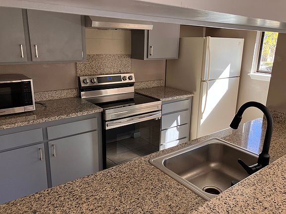 5th image of 740 Lassen Dr