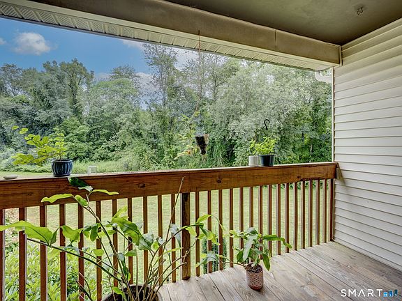 4th image of 31 Simsbury Landing #31